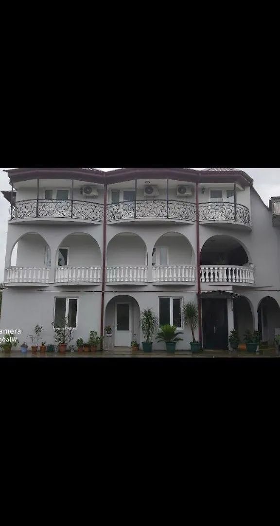 Gio'S Guest House Batumi