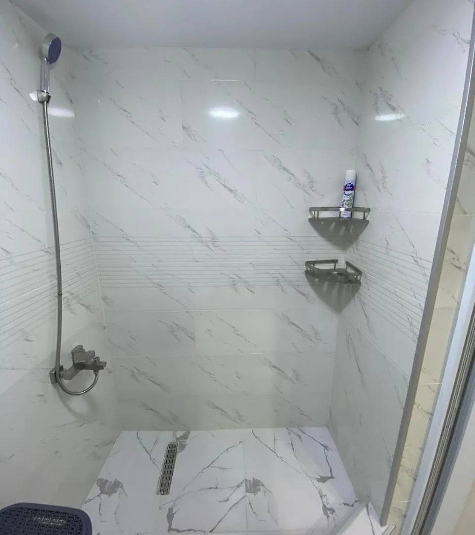 Gio'S Guest House Batumi Georgia