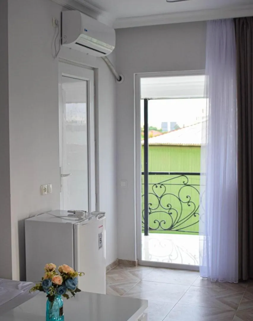 Gio'S Guest House Batumi