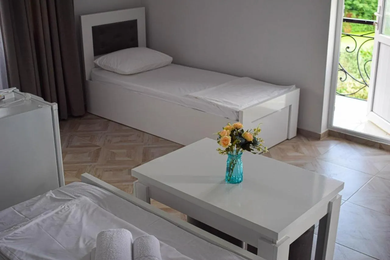 Gio'S Guest House Batumi Georgia