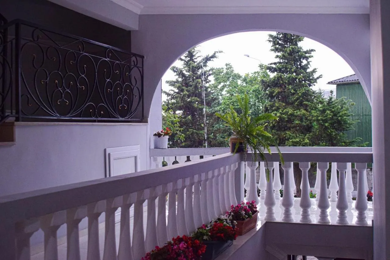 Gio'S Guest House Batumi